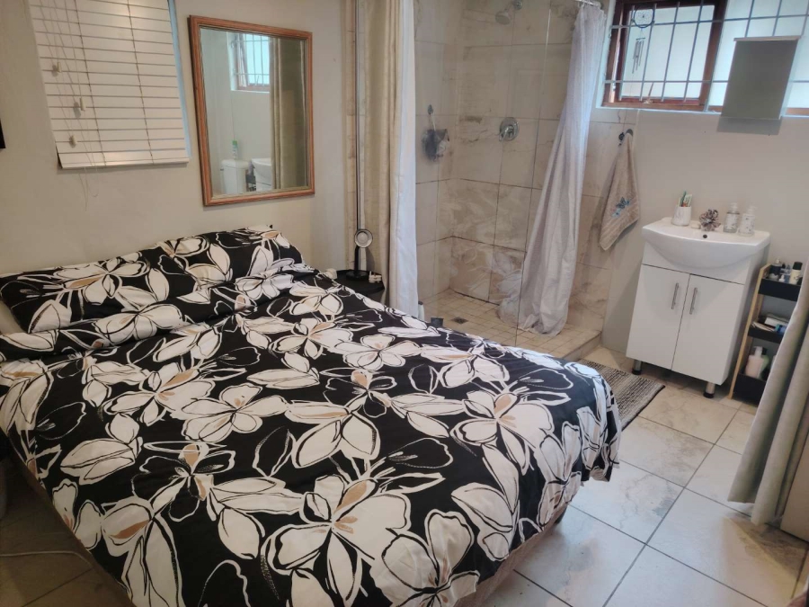 1 Bedroom Property for Sale in Oakdale Western Cape